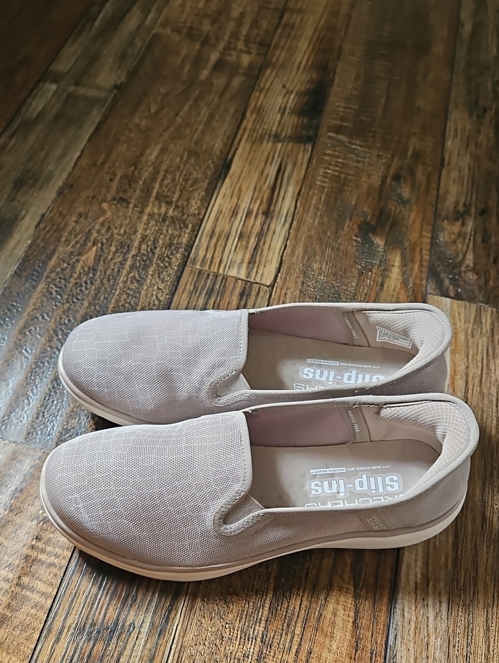 Skechers Handsfree Slip Ins Women's Casual Sneakers - Picture 2 of 11